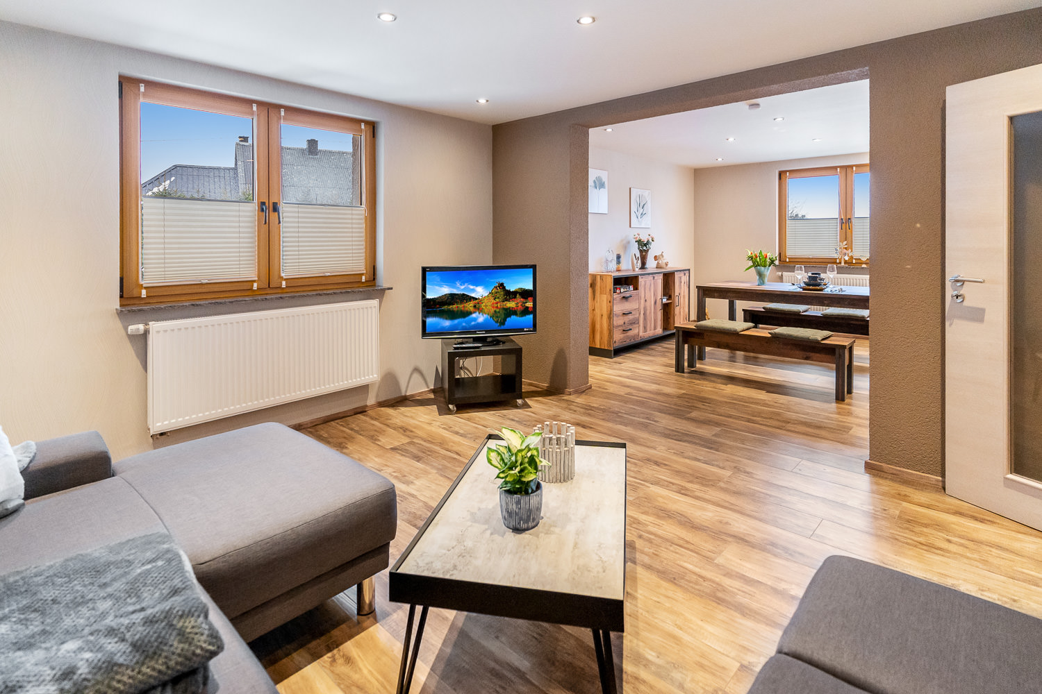 FeWo-Puetzer-Ferienwohnung-Puetzer-Eifelhoehe-Eifel-Naturpark-wandern-Hund-Urlaub-mit-Familie-Hellenthal-Eifelsteig-Ferienhaus-Nationalpark-Wohnung-Airbnb-Fahrrad-Urlaub-Motorradurlaub-Fe